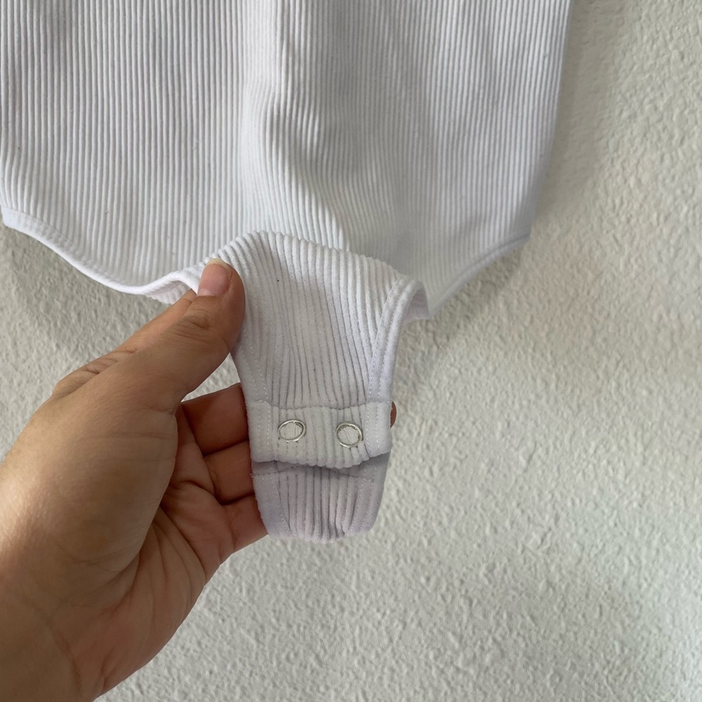 Chic White Ribbed Bodysuit - Picture 2 of 6